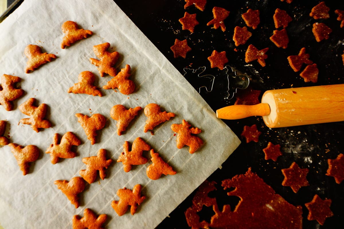 Honiglebkuchen auf einem Backblech