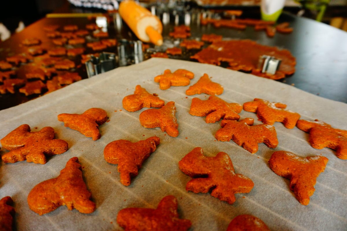 Honiglebkuchen vor und nach dem Backen