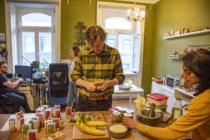 Die Gewinner unseres Advent-Gewinnspiels beim URfair Ayurveda Kochkurs mit Shivani Kapuria